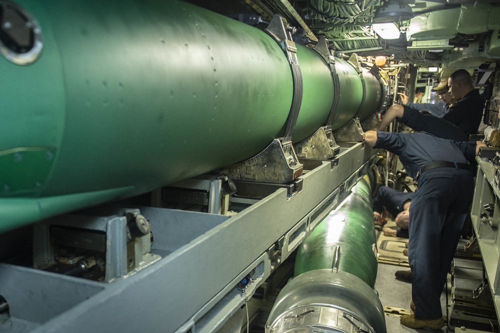 USS Chicago (SSN 721) Participates in Valiant Shield