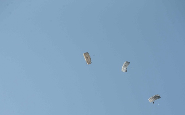 15th MEU Marines participate in high altitude-high opening course