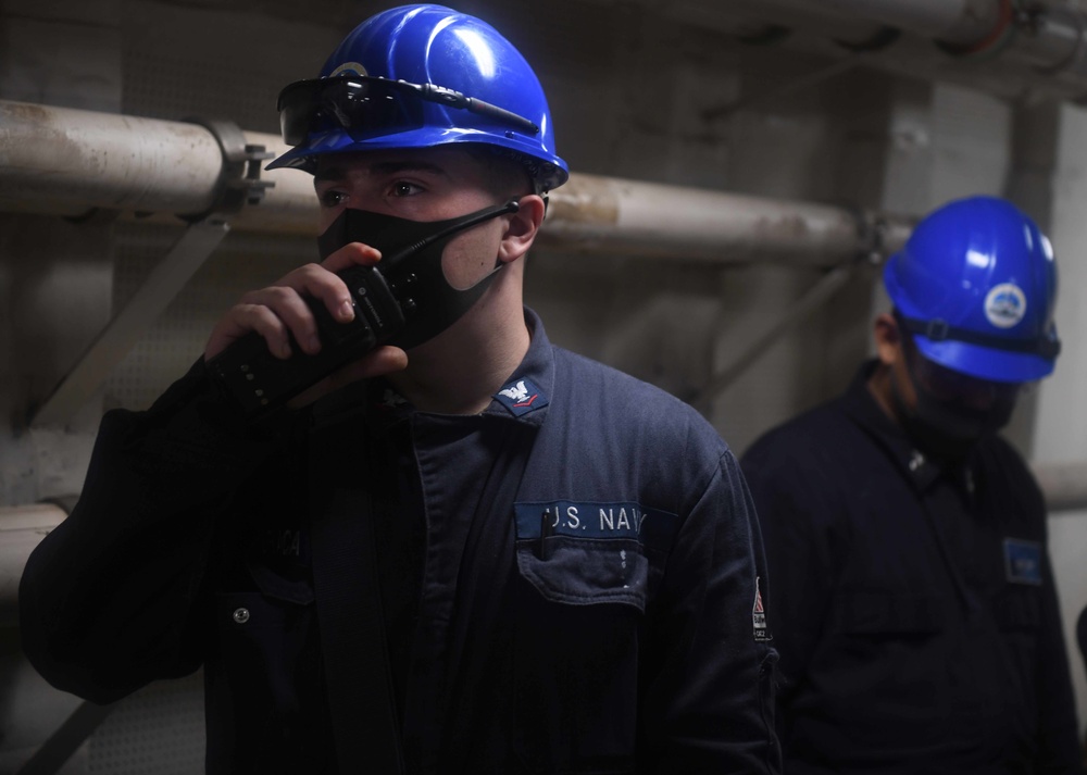 USS Blue Ridge Conducts Main-Space Fire Drill