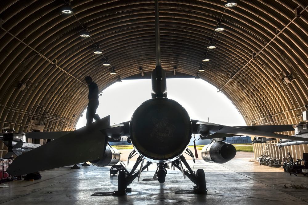 80th AMU conducts flight inspections