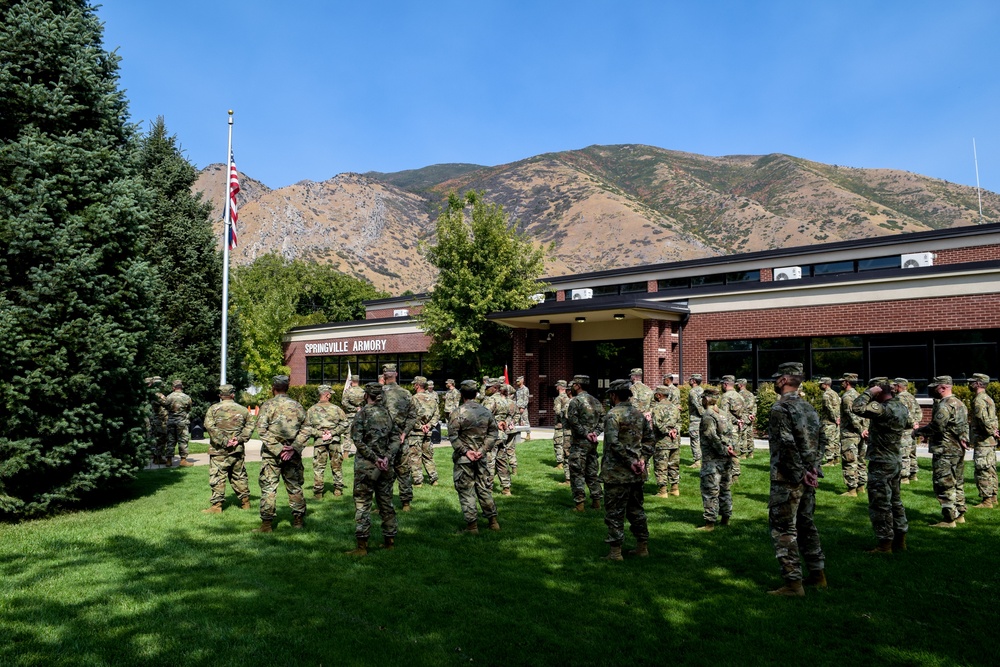 From one battalion to another: the 489th cases its colors, while the 625th unveils