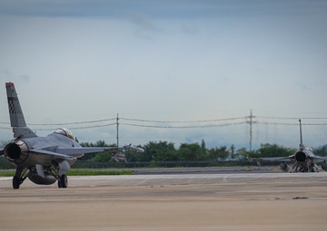 ‘Mustang 2’ debuts F-16 flight