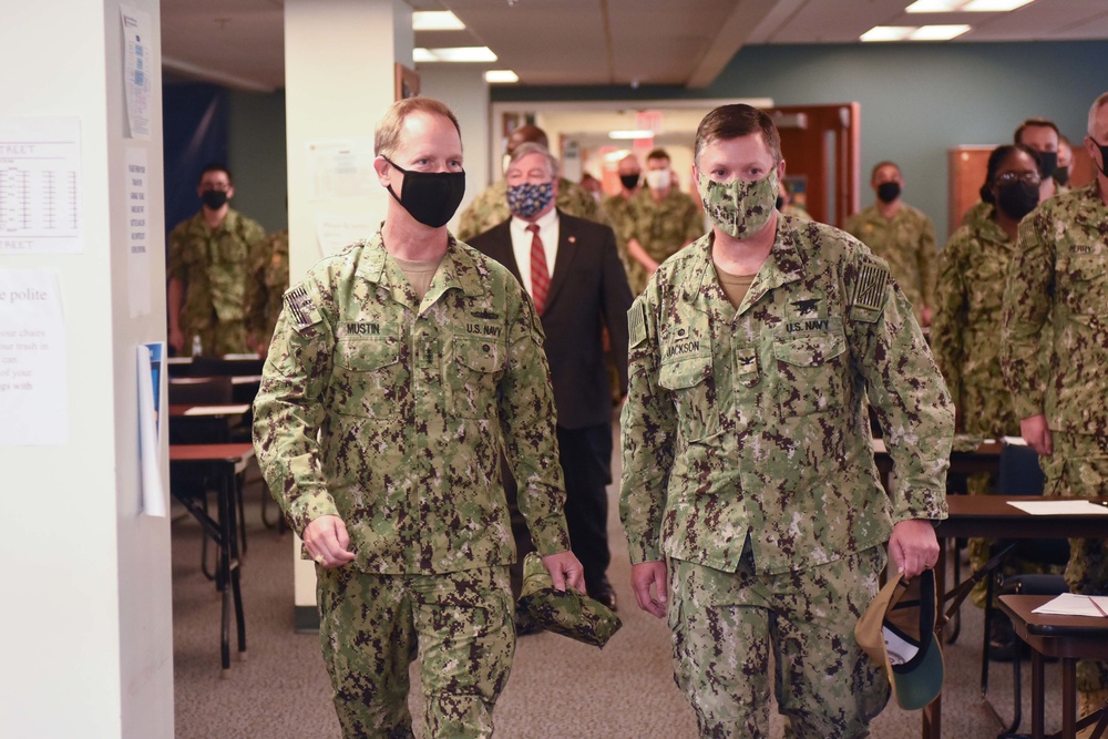 Chief of Navy Reserve Visits Expeditionary Combat Readiness Center