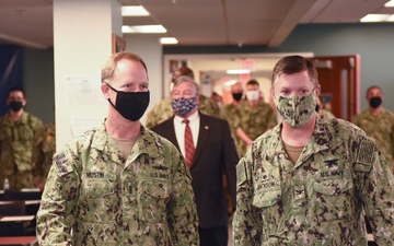 Chief of Navy Reserve Visits Expeditionary Combat Readiness Center