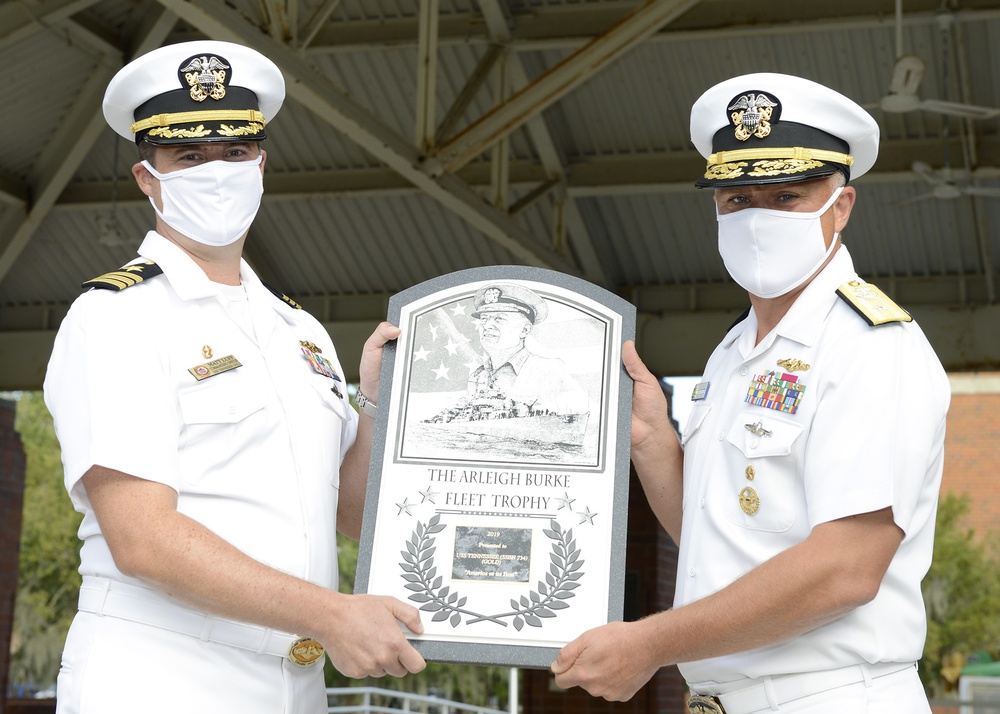 CSG-10 presents USS Tennessee (SSBN 734) (Gold) with Arleigh Burke Award