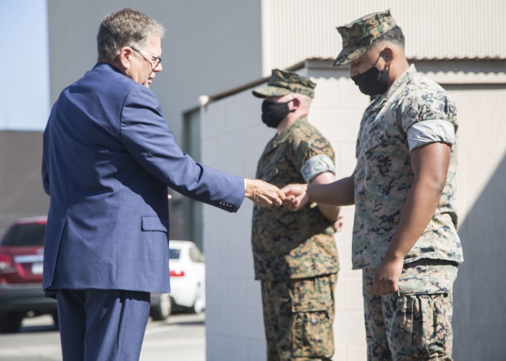 Assistant  SecNav Presents Marines with Safety Award