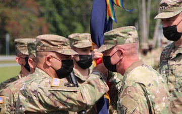 Iron Division conducts change of command ceremony