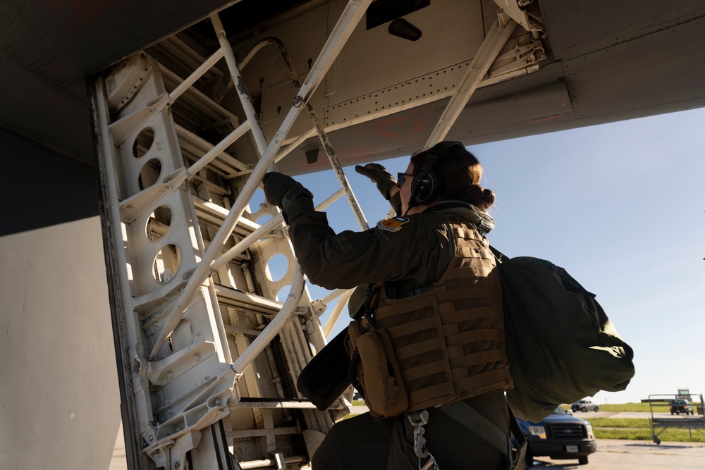 B-1s integrate with Valiant Shield