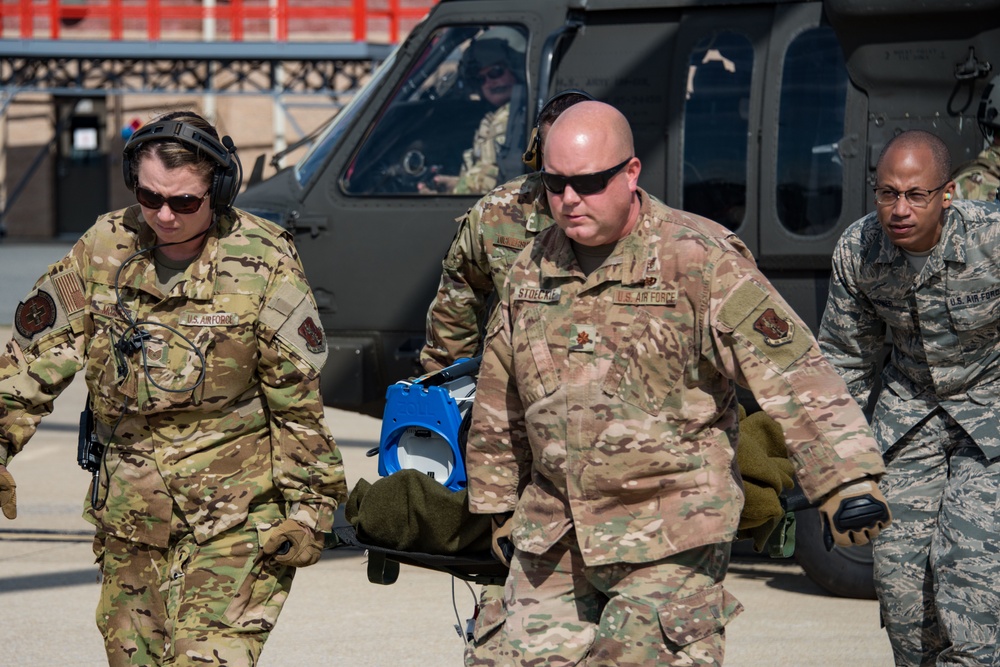 A Critical Care Air Transport Team of the 142nd Aeromedical Evacuation Squadron (AES) prepares for a joint exercise with Delaware National Guard Army Aviation, Sept. 20, 2020