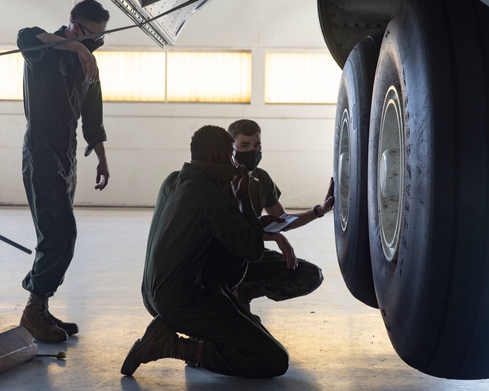 Got MAW? VMGR-352 inspects what they expect