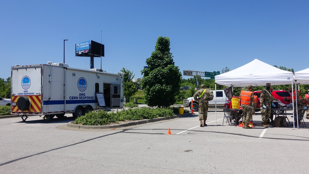 Missouri Soldiers, Airmen provide COVID-19 testing in Independence