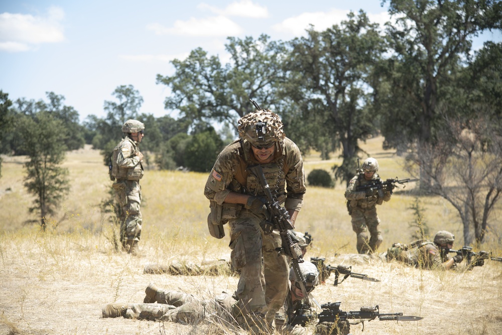 184th Infantry conducts squad live fire