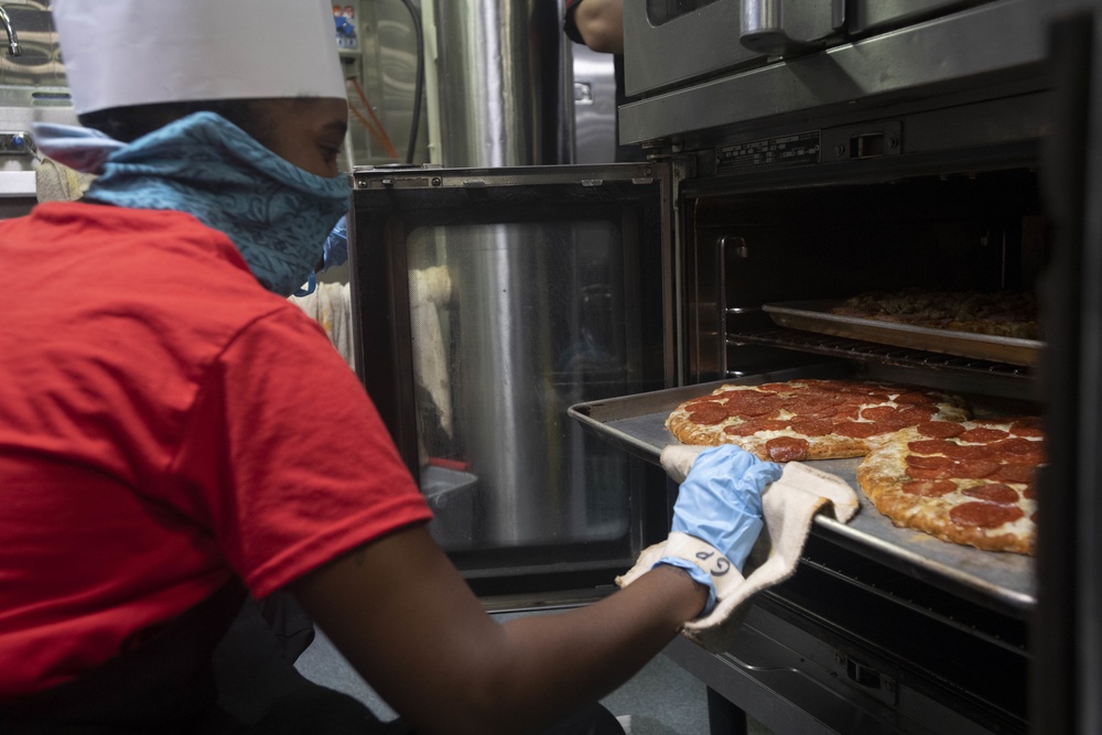 Coalition of Sailors Against Destructive Decisions Hosts Pizza and Wings Night Aboard USS Ralph Johnson