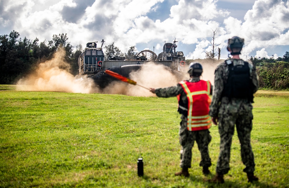 LCACs from NBU 7 Conduct Amphibious Operations on Blue Beach, Okinawa