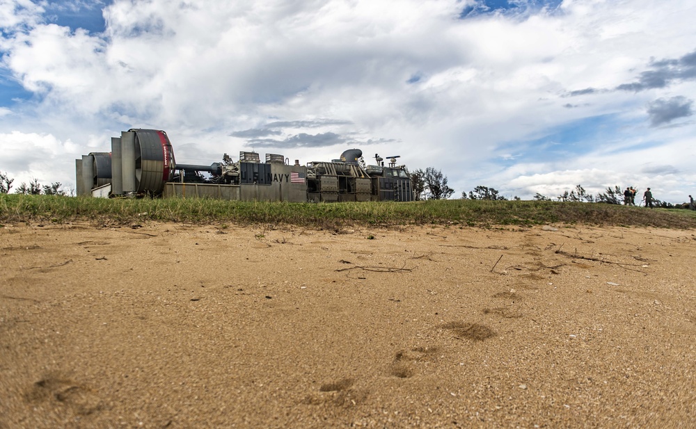 LCACs from NBU 7 Conduct Amphibious Operations on Blue Beach, Okinawa