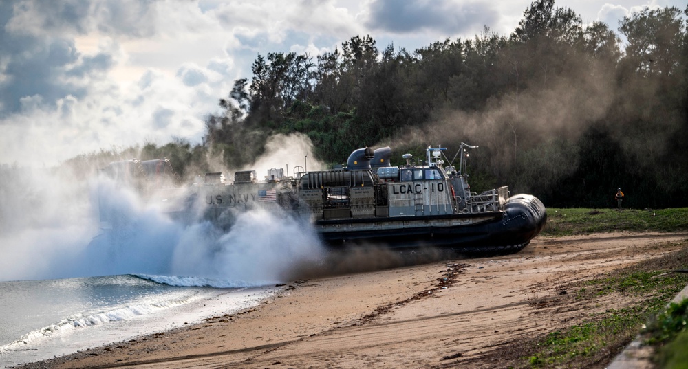 LCACs from NBU 7 Conduct Amphibious Operations on Blue Beach, Okinawa