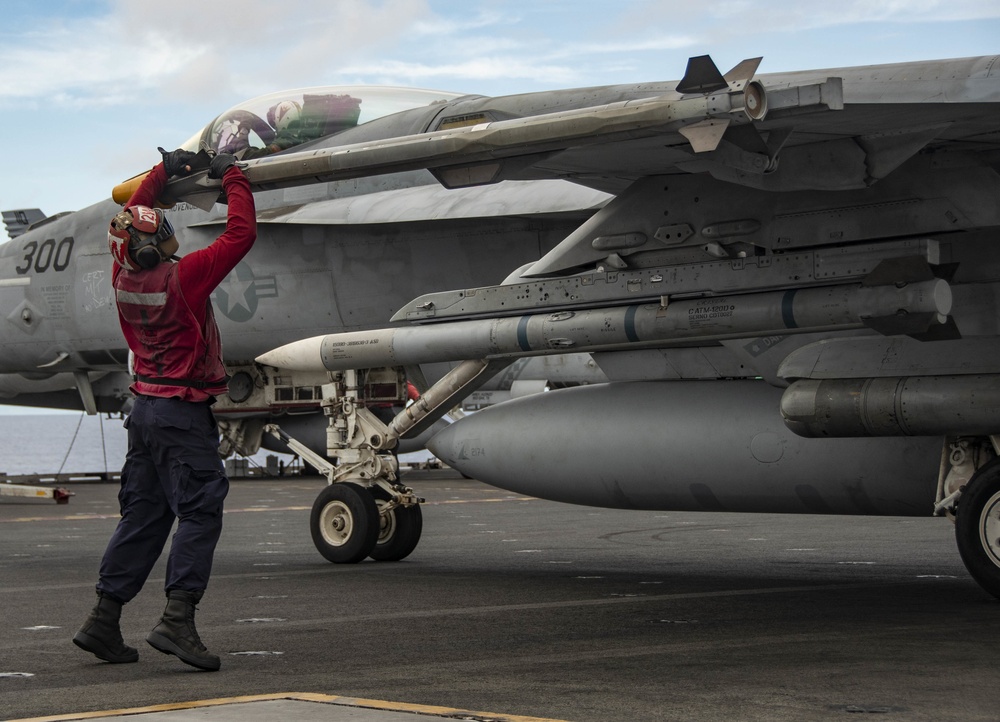 DVIDS - Images - USS Ronald Reagan (CVN 76) Valiant Shield 2020 Flight ...