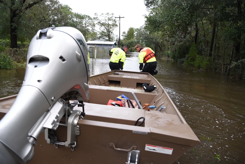 Coast Guard Sector Houston-Galveston Flood Response Team responds to flooded neighborhoods in Seminole, Alabama, following Hurricane Sally