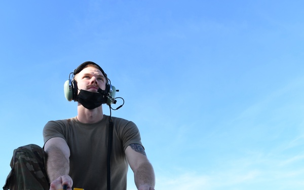 B-1s deploy and integrate with Valiant Shield