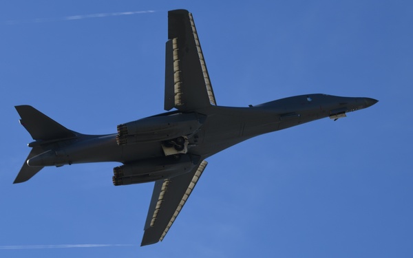 B-1s deploy and integrate with Valiant Shield