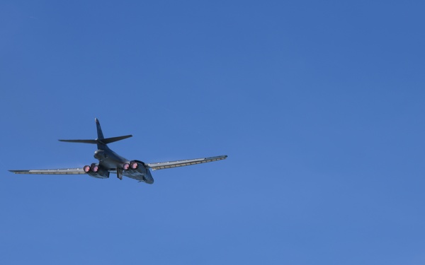 B-1s deploy and integrate with Valiant Shield