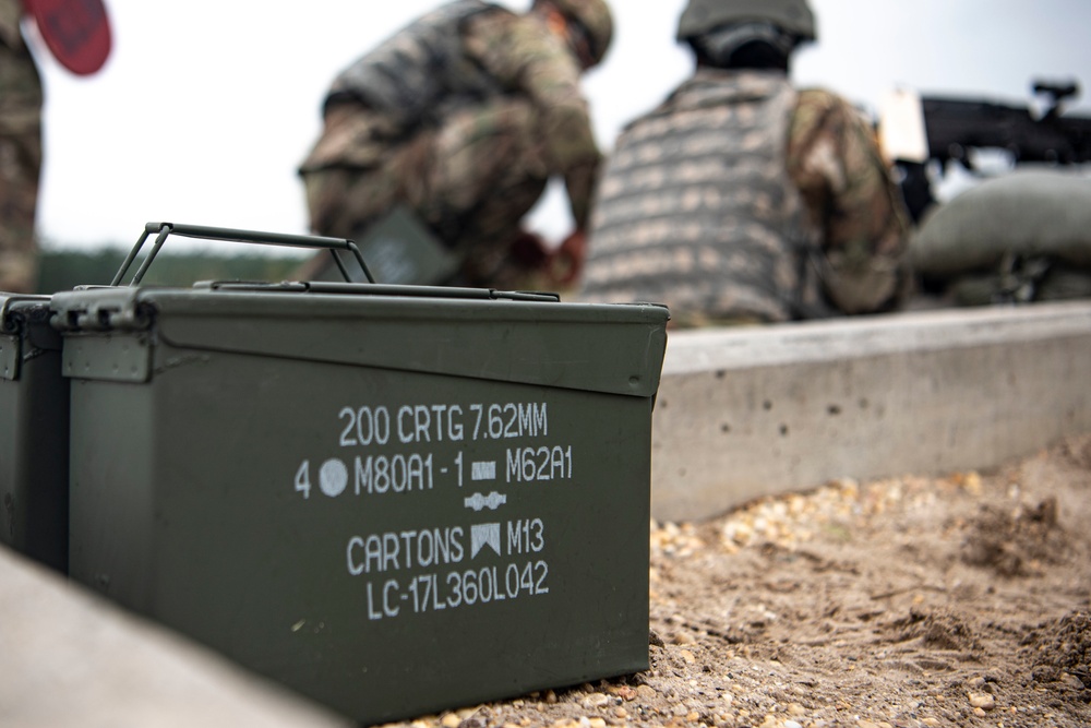 M240 firing keeps soldiers on target