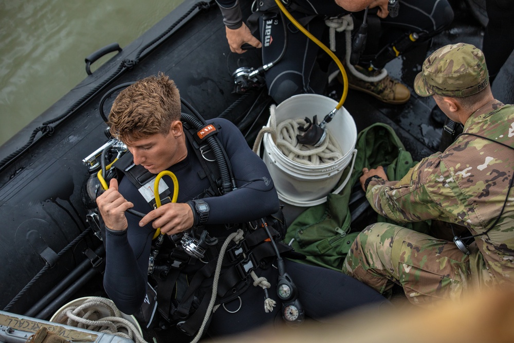 Diving Team clears harbor of Port Arthur