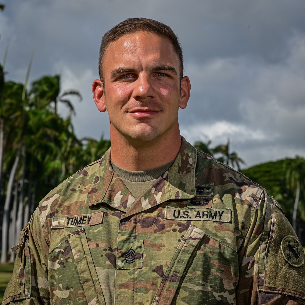 Army BWC, USARPAC NCO portrait