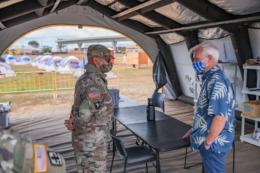 Mayor Kirk Caldwell visits the Provision Outdoor Screening Triage Facility