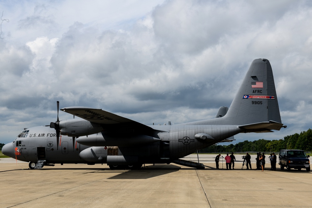 Sharing the air with big brother C-17