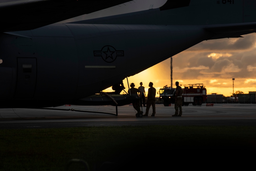 Hot-to-Hot Refuel During Valiant Shield
