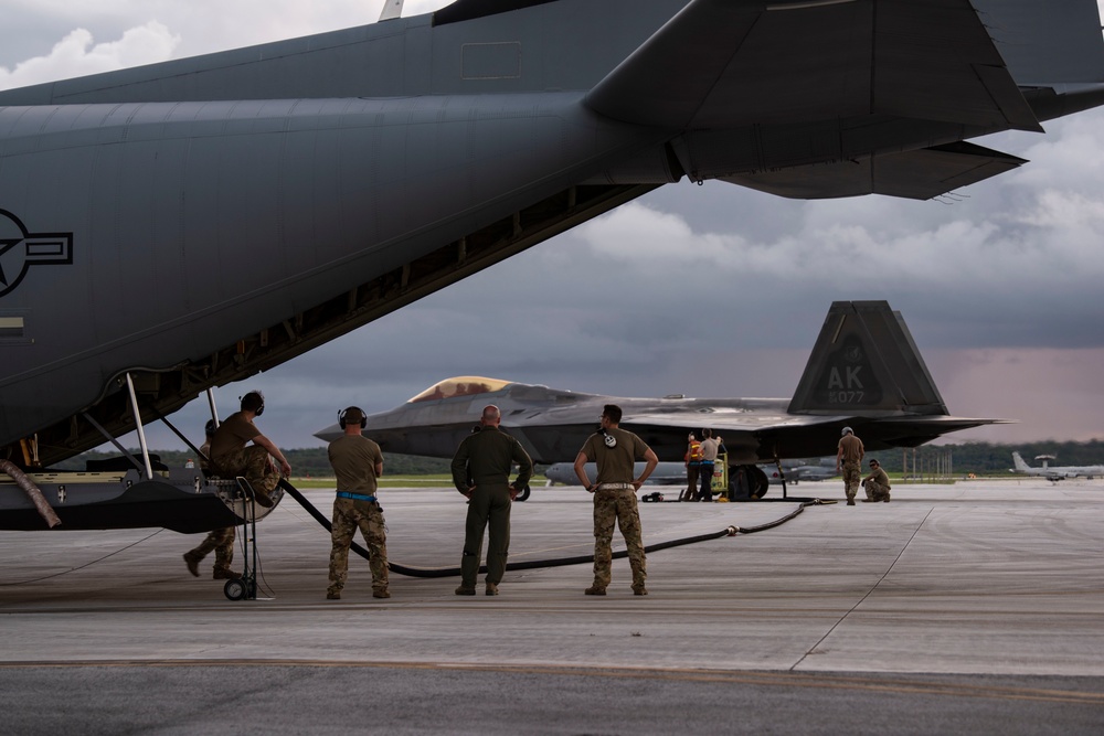 Hot-to-Hot Refuel During Valiant Shield