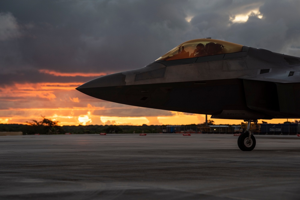 Hot-to-Hot Refuel During Valiant Shield