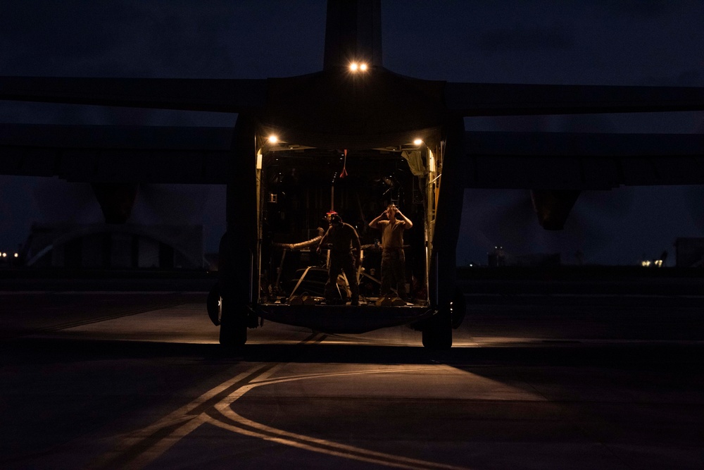Hot-to-Hot Refuel During Valiant Shield