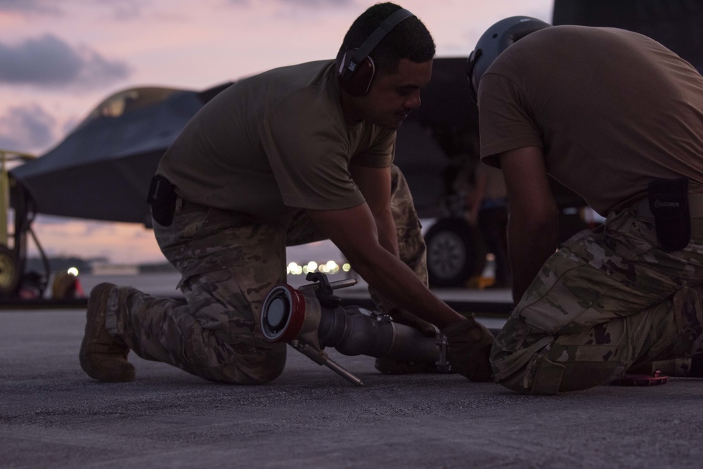 Hot-to-Hot Refuel During Valiant Shield
