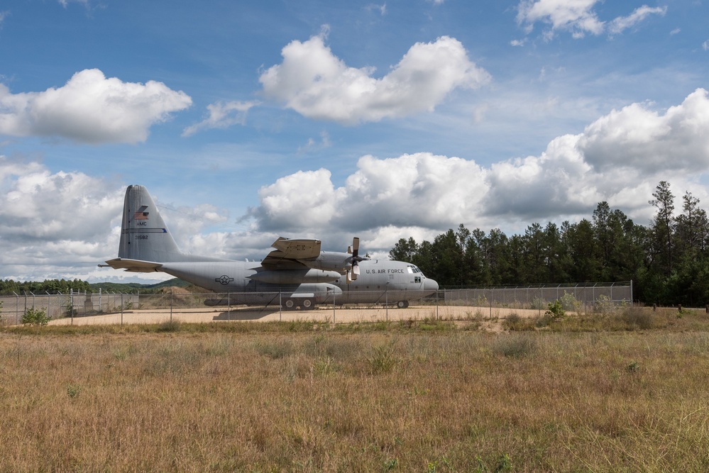 Soldiers conduct load operations training at Ft. McCoy