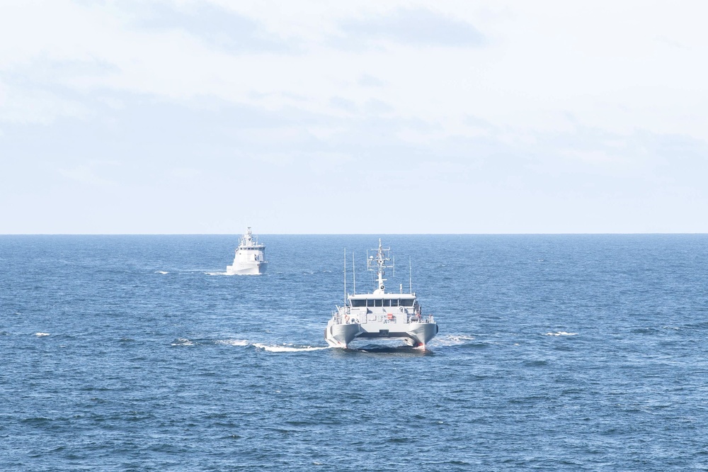 USS Ross (DDG 71) completes PASSEX.