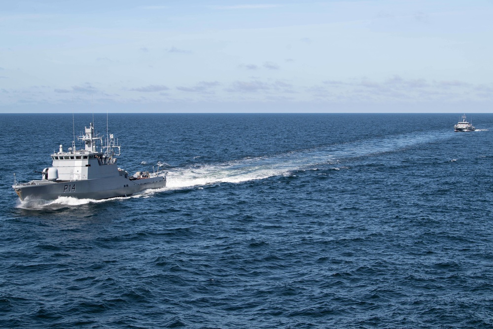 USS Ross (DDG 71) completes PASSEX.