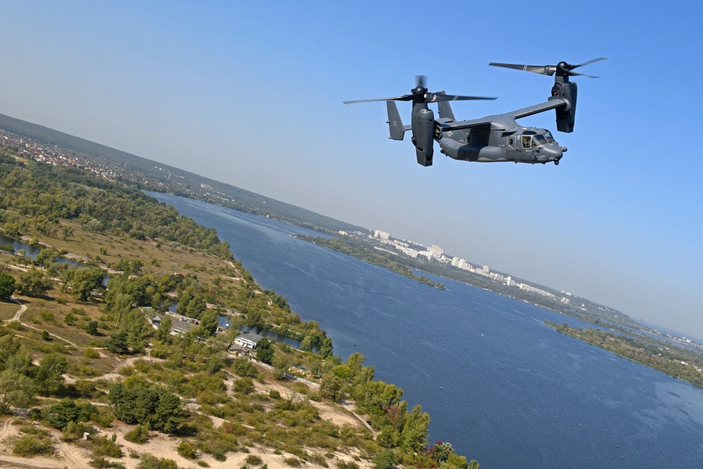 352d SOW deploys for Fiction Urchin