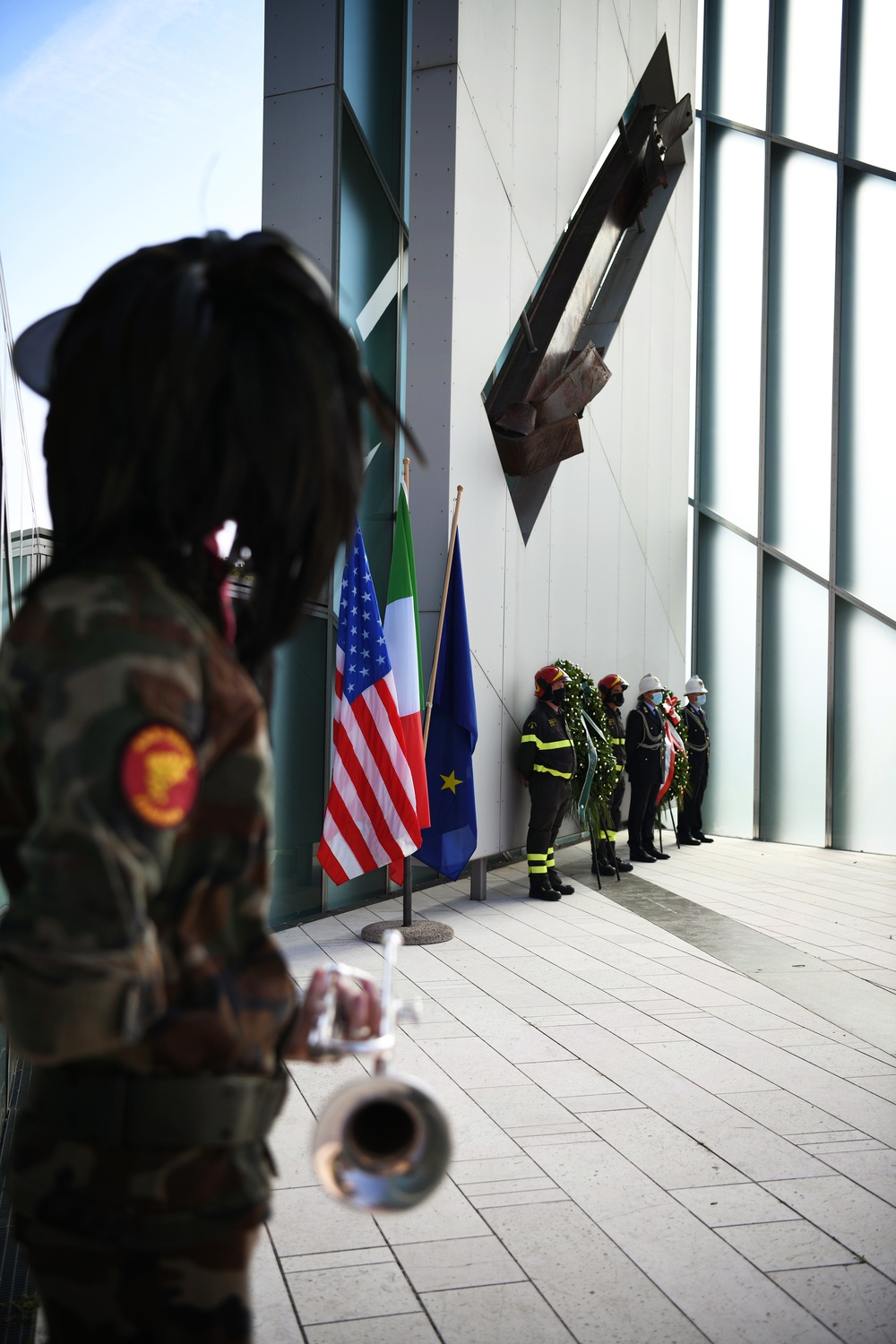 Americans and Italians gather to remember 9/11.