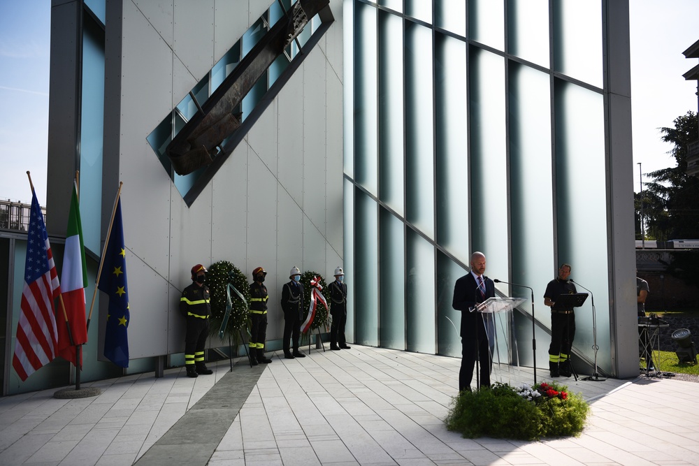 Americans and Italians gather to remember 9/11.