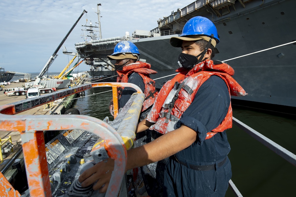 Ike Conducts Maintenance in Naval Station Norfolk