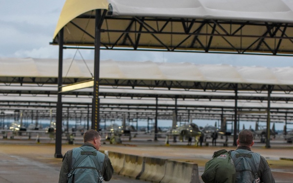 IP completes 4,000th flying hour in T-38 Talon