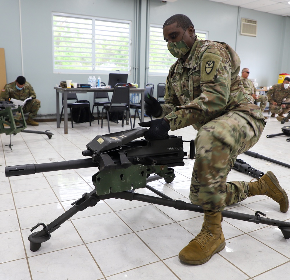 VI members complete senior gunner course in Puerto Rico