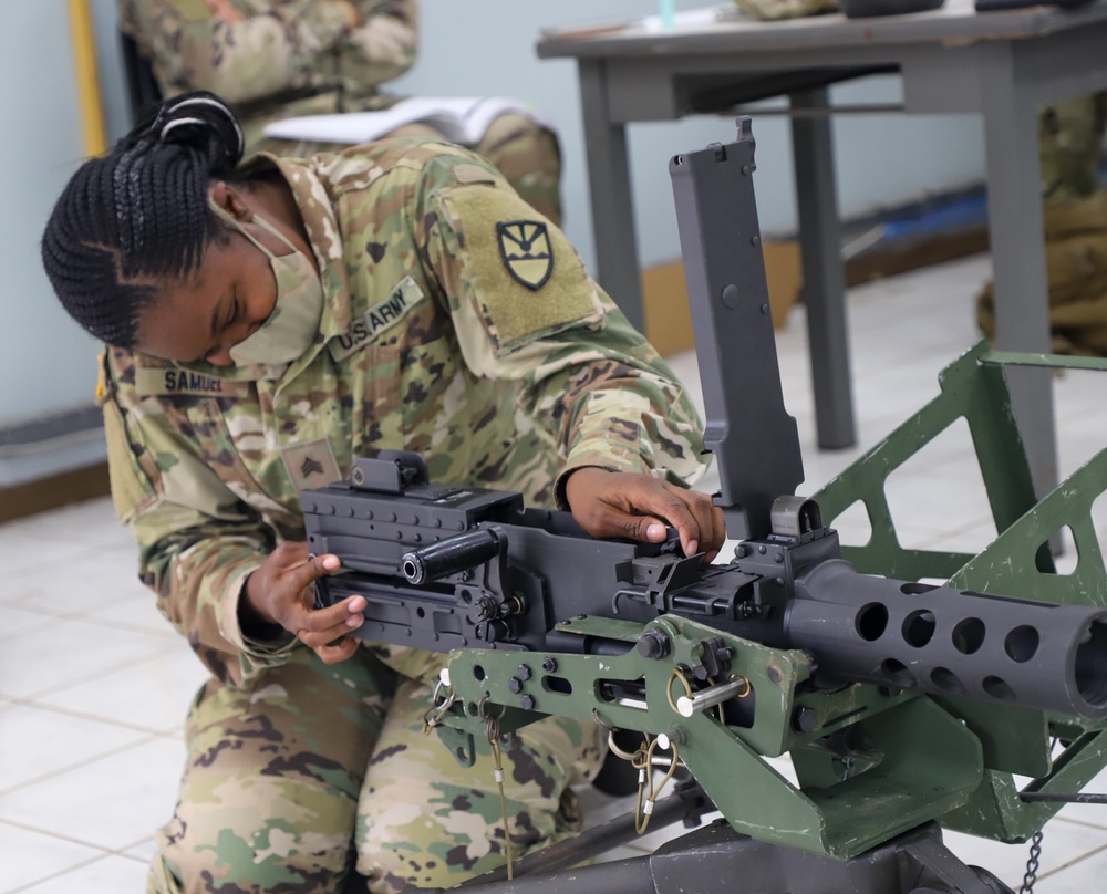 VI members complete senior gunner course in Puerto Rico