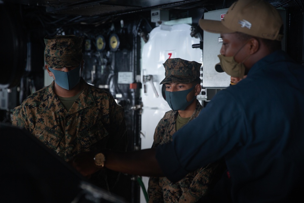CLB-31, 31st MEU tour USS New Orleans bridge