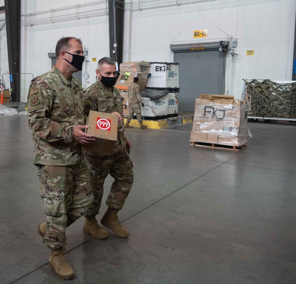 Team Dover welcomes back 18th Air Force commander