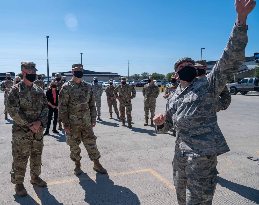 Team Dover welcomes back 18th Air Force commander