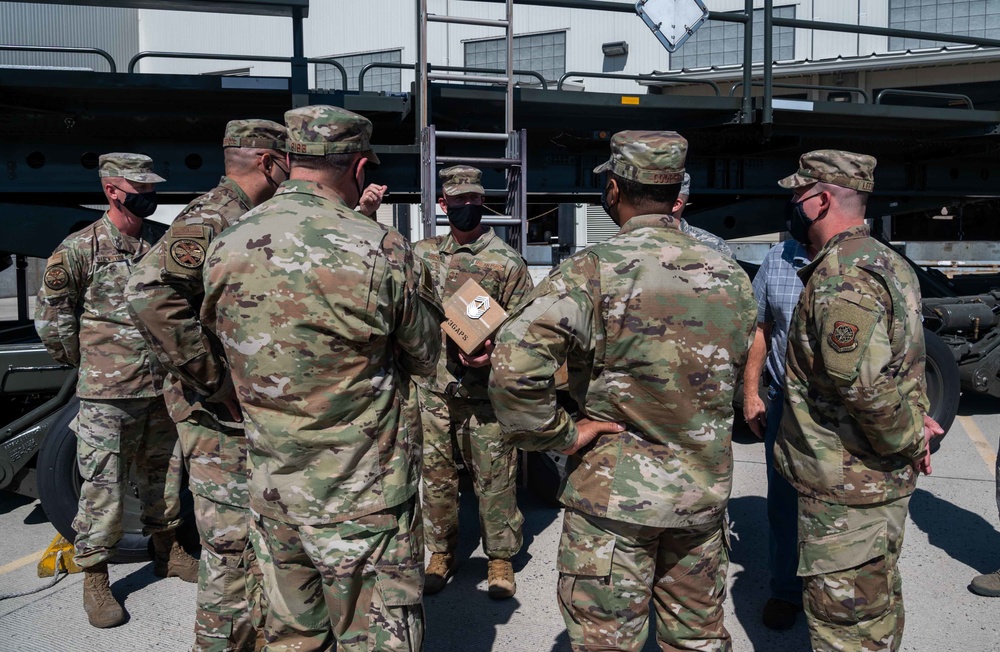 Team Dover welcomes back 18th Air Force commander