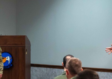 Team Dover welcomes back 18th Air Force commander